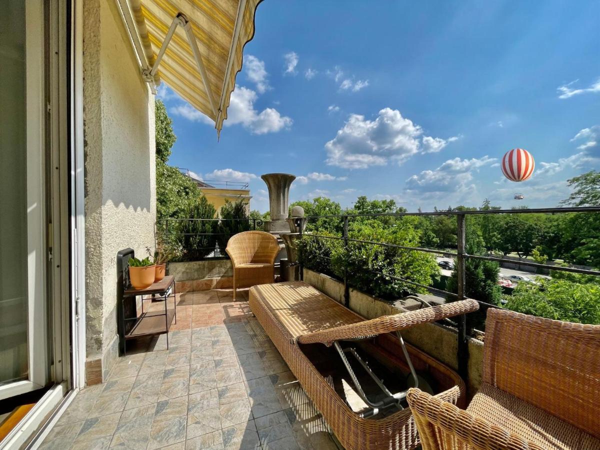 Villa With Terrace Overlooking The City Park Budapest Exterior photo